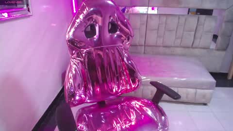 Snapshot of violetta_jhonson_v chatting on December 24, 4:55 am Violetta online show from December 24, 4:55 am