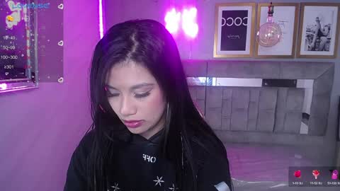 Snapshot of violetta_jhonson_v chatting on December 19, 2:35 pm Violetta online show from December 19, 2:35 pm