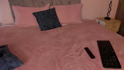 Snapshot of violetta_swift_ chatting on September 11, 6:36 am violetta independent model online show from September 11, 6:36 am