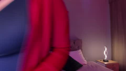 Snapshot of violetta_swift_ chatting on December 6, 6:04 am violetta independent model online show from December 6, 6:04 am