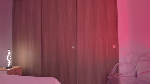 Snapshot of violetta_swift_ chatting on December 20, 5:04 am violetta independent model online show from December 20, 5:04 am