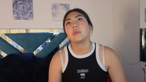 Snapshot of violettabloom1_ chatting on October 15, 8:11 pm violettabloom1_ online show from October 15, 8:11 pm