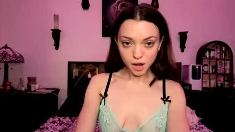 ViolettaNocturne online show from August 6, 9:05 am