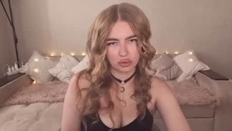 ViolettaOtis online show from July 25, 11:39 am