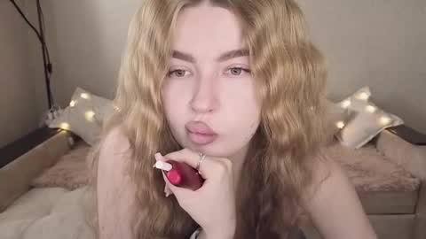 Snapshot of violettaotis chatting on September 11, 12:05 pm ViolettaOtis online show from September 11, 12:05 pm