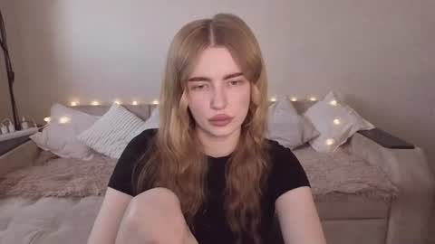 ViolettaOtis online show from June 22, 2:14 pm