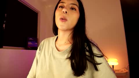 Snapshot of violettastars chatting on October 16, 4:26 am Violetta....Follow me in Twitter... online show from October 16, 4:26 am