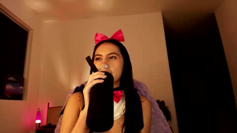 Snapshot of violettastars chatting on October 7, 4:39 am Violetta....Follow me in Twitter... online show from October 7, 4:39 am