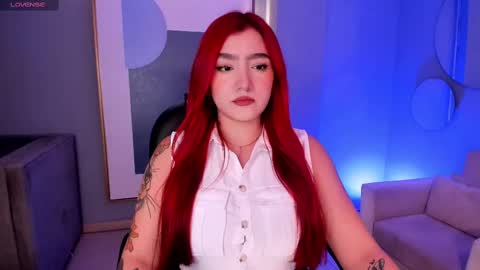 Violett Castel online show from September 18, 6:39 pm