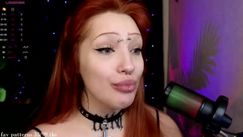 Snapshot of violetvio1ator chatting on January 8, 8:16 am Dommy mommy online show from January 8, 8:16 am