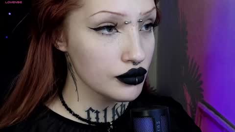 Snapshot of violetvio1ator chatting on February 7, 9:48 pm Dommy mommy online show from February 7, 9:48 pm