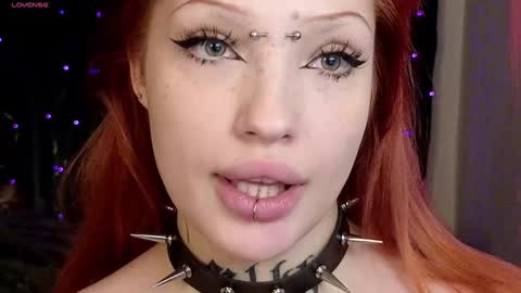 Snapshot of violetvio1ator chatting on February 3, 10:58 am Dommy mommy online show from February 3, 10:58 am