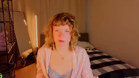 Violet online show from July 25, 1:12 am