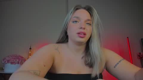 Snapshot of viollasinzz chatting on January 12, 7:32 am Violla online show from January 12, 7:32 am
