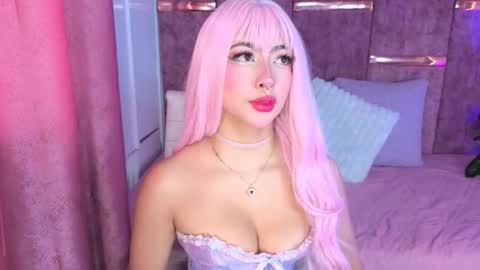 viollettebylyly online show from November 29, 1:48 pm