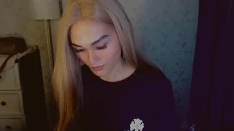 Pearl online show from February 3, 2:53 am