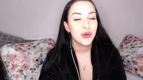 Snapshot of vitalina_freedom chatting on December 25, 12:37 pm Vitalina online show from December 25, 12:37 pm