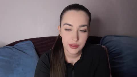 Snapshot of vitalina_freedom chatting on October 1, 5:07 pm Vitalina online show from October 1, 5:07 pm