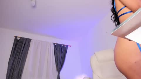 Snapshot of vittoriarouss chatting on October 17, 12:08 pm Vict online show from October 17, 12:08 pm