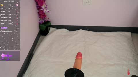Snapshot of vivi_gh1 chatting on October 1, 4:50 am Vivi online show from October 1, 4:50 am