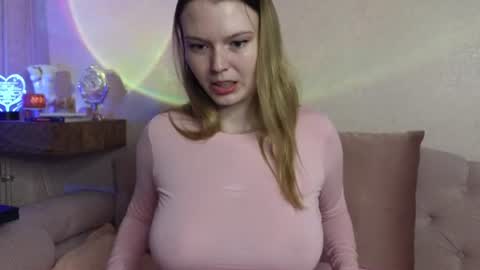 vivian_alison online show from July 3, 7:31 pm