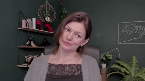 Vivian online show from November 24, 7:54 am