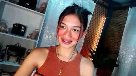 Snapshot of vivian_roberts chatting on January 6, 5:06 pm Vivian online show from January 6, 5:06 pm