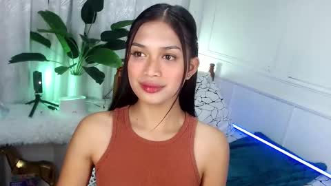 Snapshot of vivian_roberts chatting on February 16, 6:10 pm Vivian online show from February 16, 6:10 pm