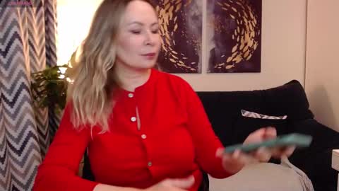 Vivian online show from October 10, 6:35 pm