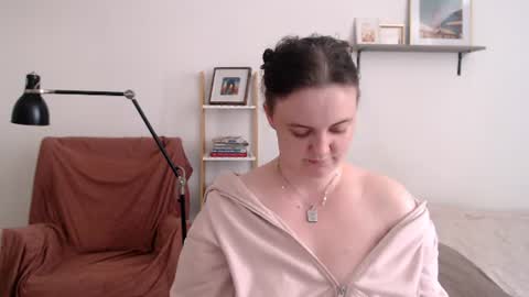 Lela online show from July 19, 11:34 am