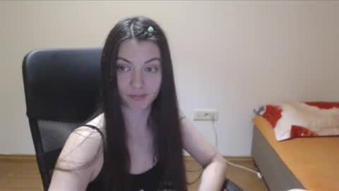 Snapshot of vivianngray chatting on December 11, 7:25 pm Vivian Gray online show from December 11, 7:25 pm