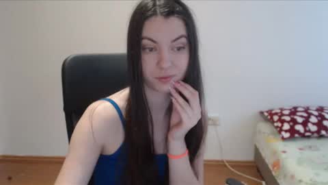 Snapshot of vivianngray chatting on January 1, 11:05 am Vivian Gray online show from January 1, 11:05 am