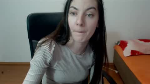 Snapshot of vivianngray chatting on December 2, 9:15 pm Vivian Gray online show from December 2, 9:15 pm