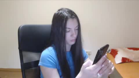 Snapshot of vivianngray chatting on December 17, 4:00 pm Vivian Gray online show from December 17, 4:00 pm