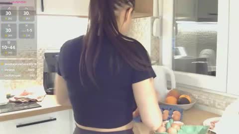 vivianwinters online show from February 14, 12:45 am