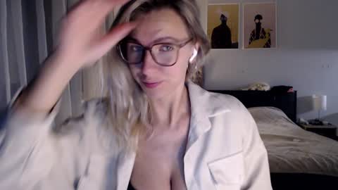 Snapshot of vivica_coke chatting on December 11, 4:07 am VI online show from December 11, 4:07 am