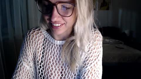 Snapshot of vivica_coke chatting on January 14, 3:36 pm VI online show from January 14, 3:36 pm