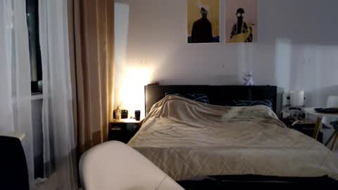 VI       online show from April 5, 5:45 pm