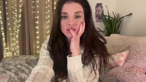 Lillian Rose online show from February 12, 4:03 am