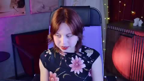 Vivienne  online show from May 16, 10:36 am