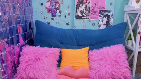 Mary online show from April 19, 4:45 am