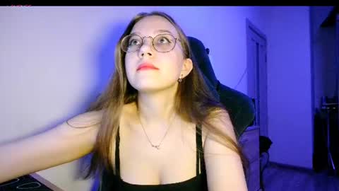 vivivivikkie online show from August 1, 10:01 pm