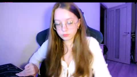 vivivivikkie online show from July 10, 9:59 pm