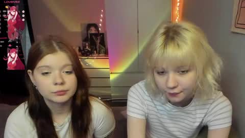 chatur babes Goldie and Scarlett online show from May 16, 12:46 am