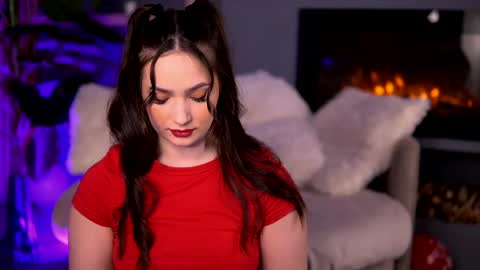 Snapshot of vixenamour chatting on February 6, 7:51 pm vixenamour online show from February 6, 7:51 pm