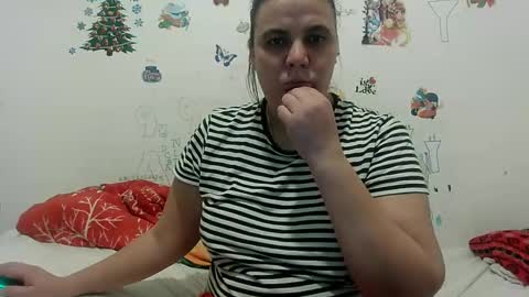 Snapshot of vixenbya chatting on December 21, 6:44 pm vixenbya online show from December 21, 6:44 pm