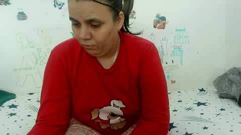 Snapshot of vixenbya chatting on February 21, 10:07 am vixenbya online show from February 21, 10:07 am