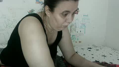 Snapshot of vixenbya chatting on February 15, 11:39 am vixenbya online show from February 15, 11:39 am