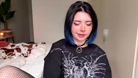 Polly  Online mostly at 9pm-2am UK Time online show from June 10, 4:49 pm
