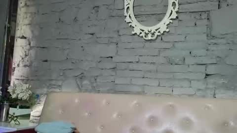 Snapshot of vixvixenn chatting on October 3, 7:46 am ANA online show from October 3, 7:46 am